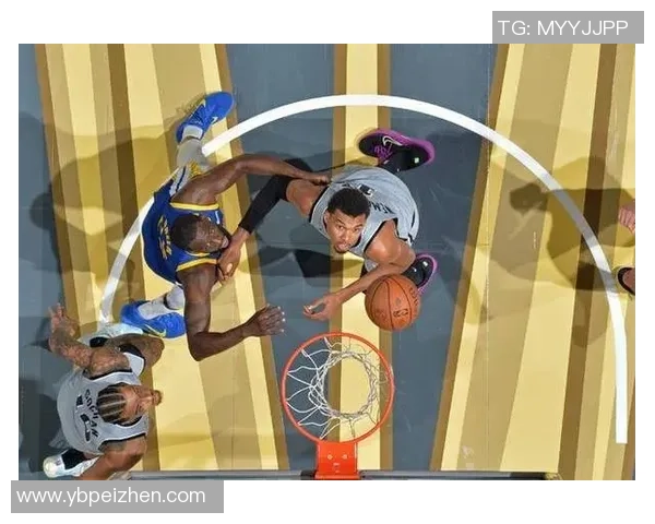 勇士与马刺激战正酣NBA赛场精彩瞬间回顾与分析